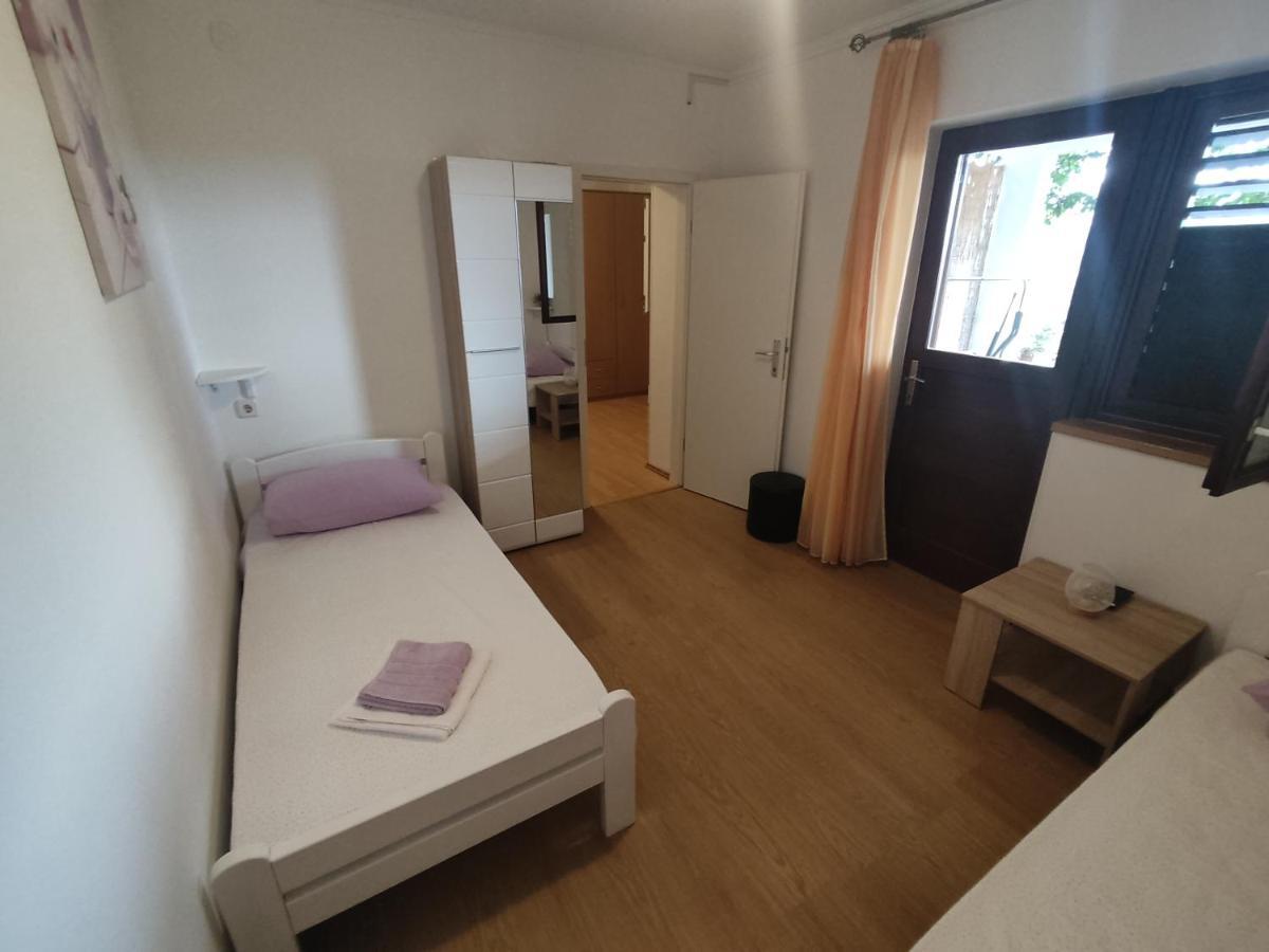Apartment Nakic Vrpolje Esterno foto