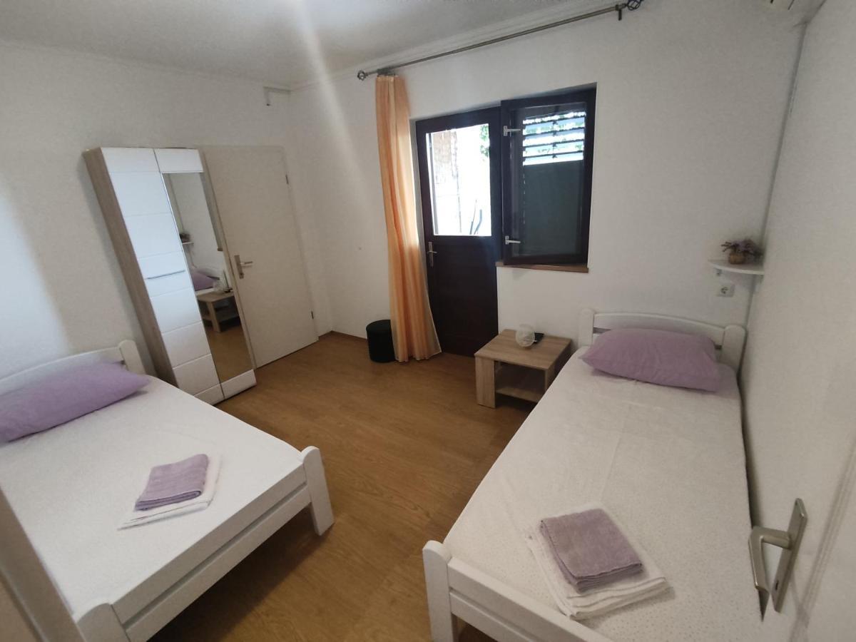 Apartment Nakic Vrpolje Esterno foto