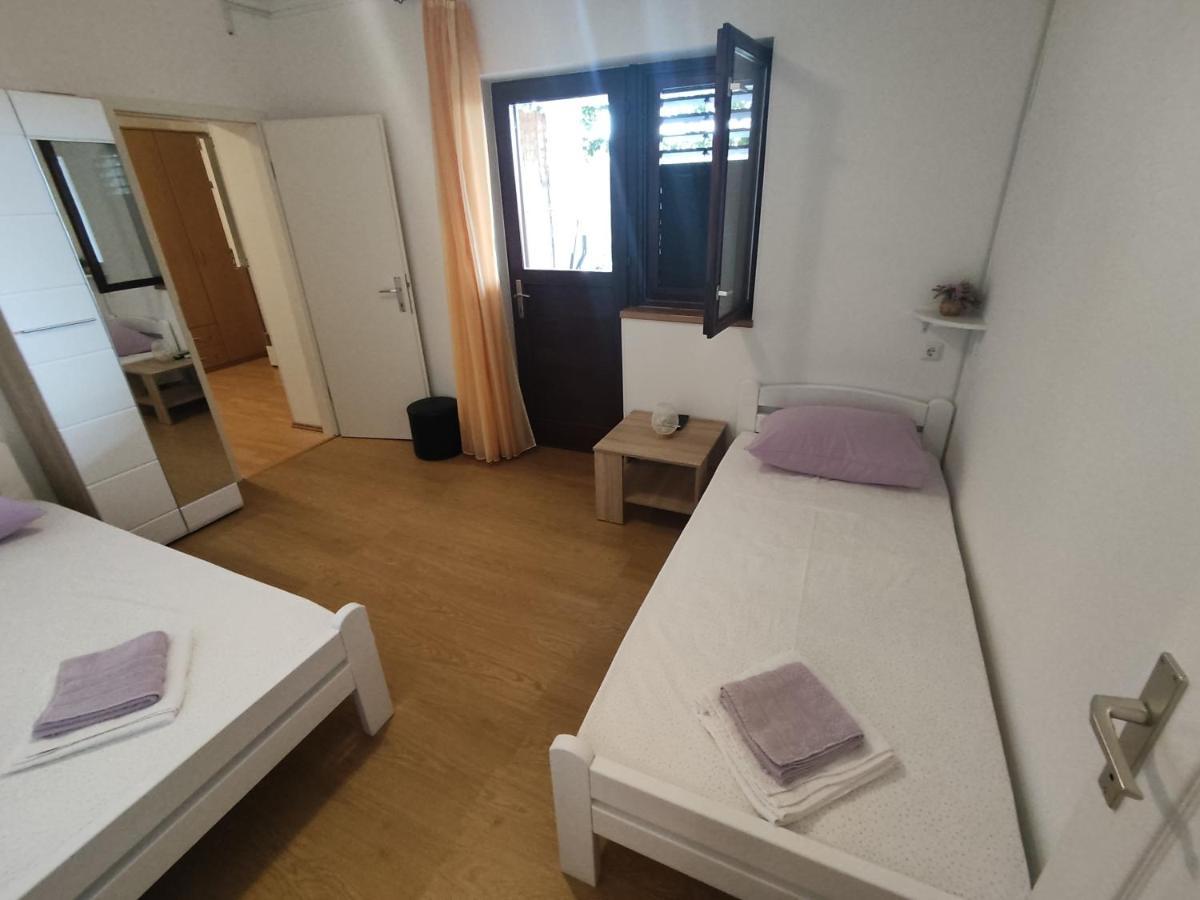 Apartment Nakic Vrpolje Esterno foto