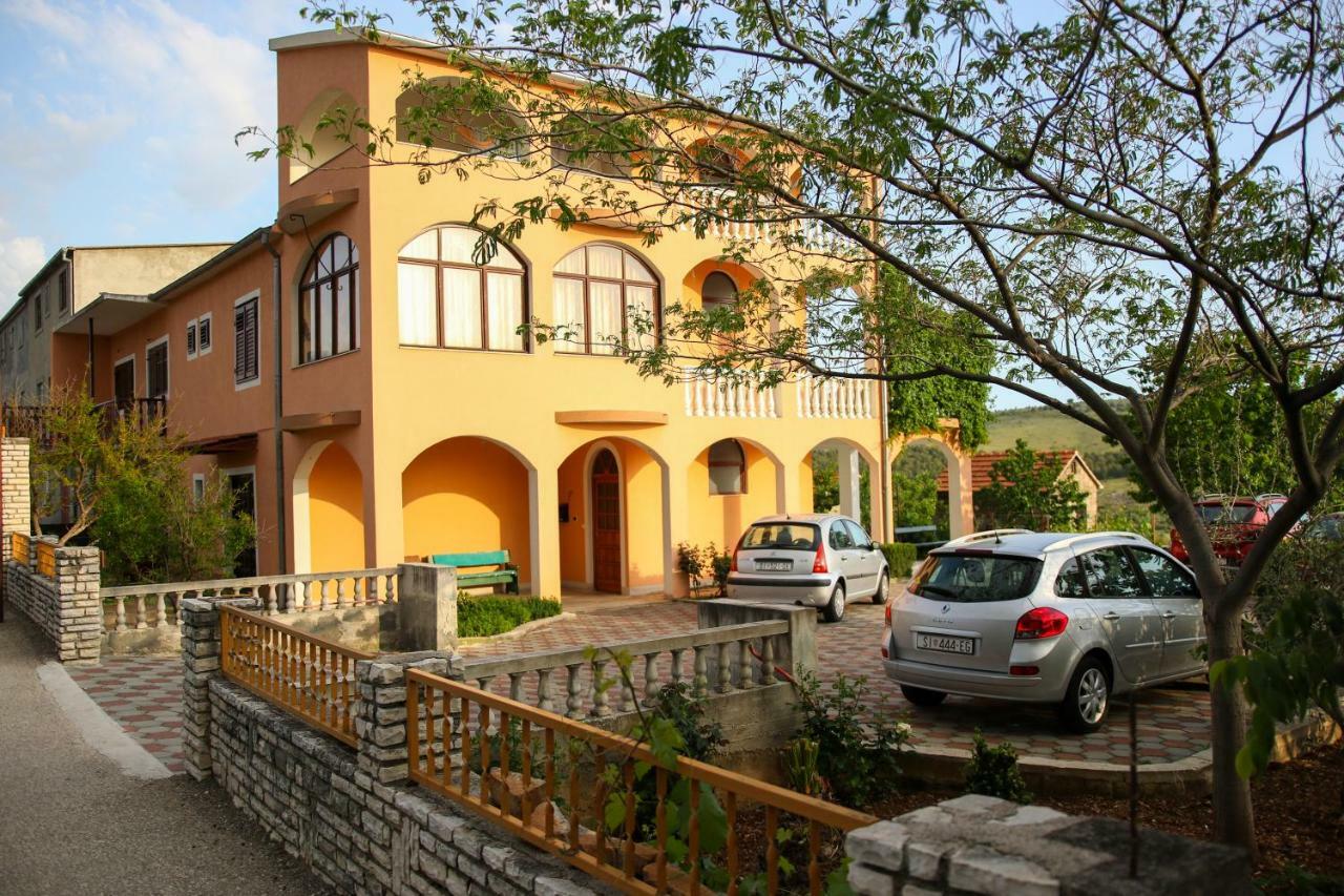 Apartment Nakic Vrpolje Esterno foto