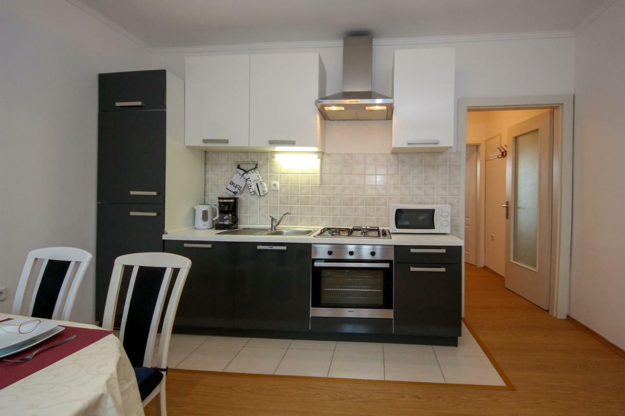 Apartment Nakic Vrpolje Esterno foto
